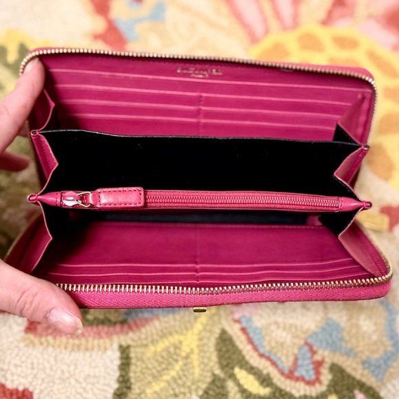 YVES SAINT LAURENT Leather Classic Y Ligne Clutch/Zip-Around Wallet - Fuchsia - Picture 8 of 16